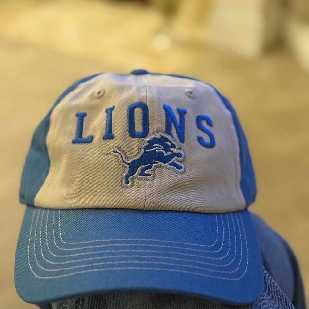 Detroit Lions Hat (NFL) apparel. New, only tried on when i first got it.